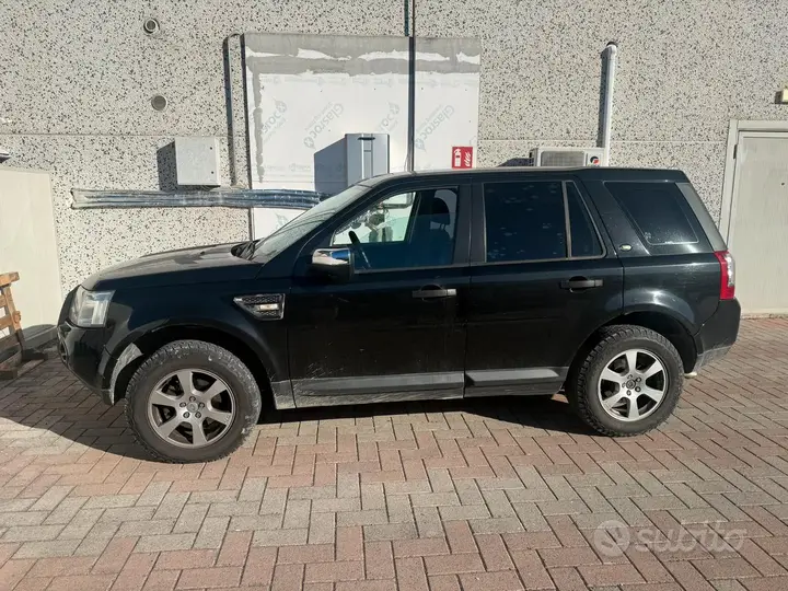Land Rover Freelander 2 2010 photo 2