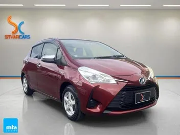 Toyota Vitz 2017 photo 2