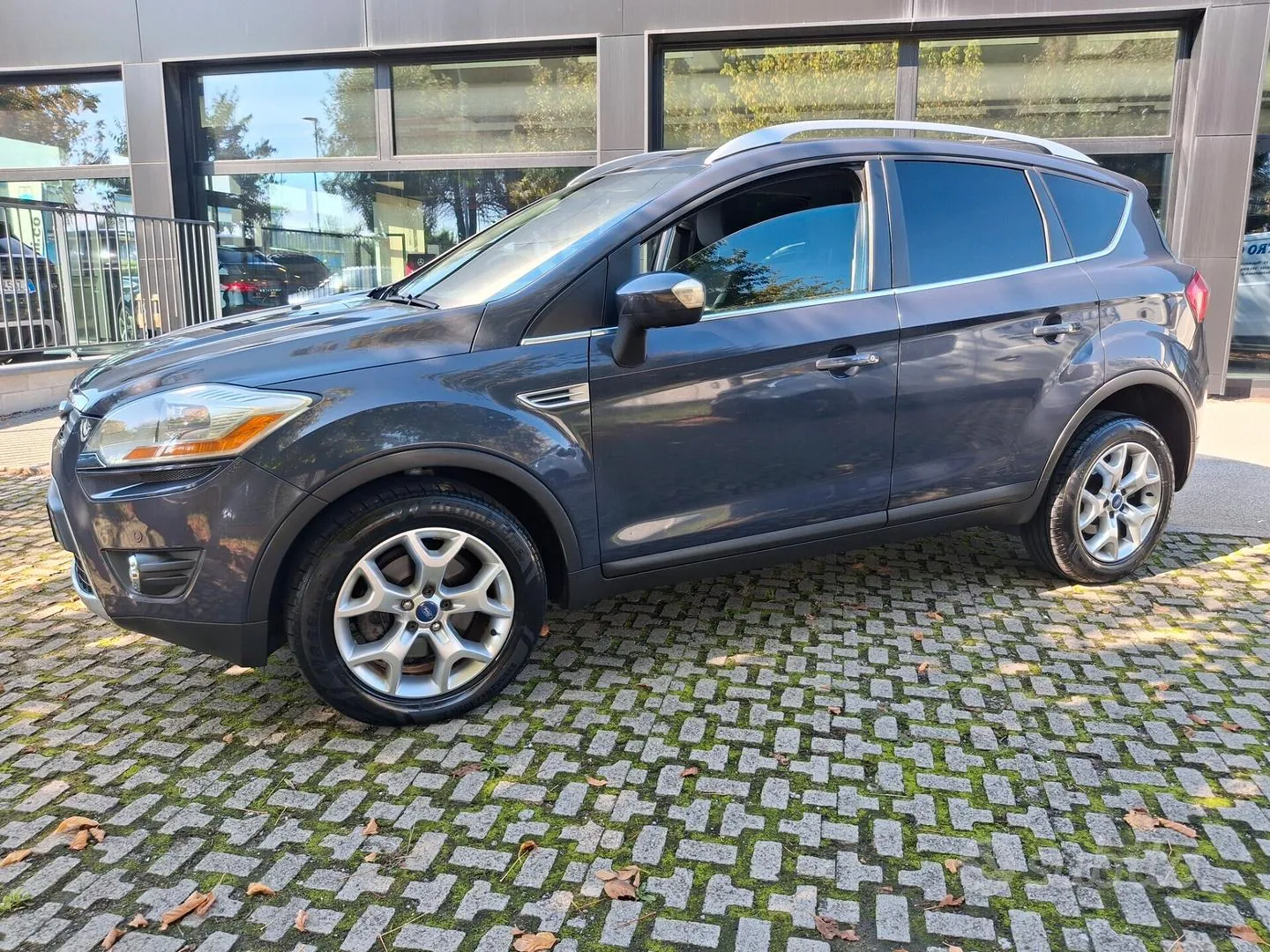 Ford Kuga 2012 photo 2