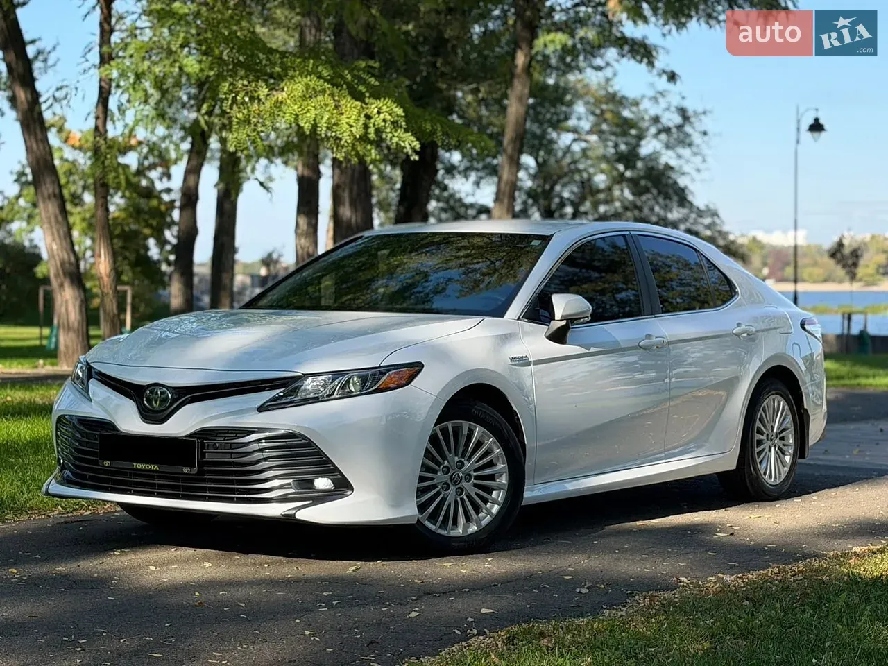 Toyota Camry 2019 photo 3
