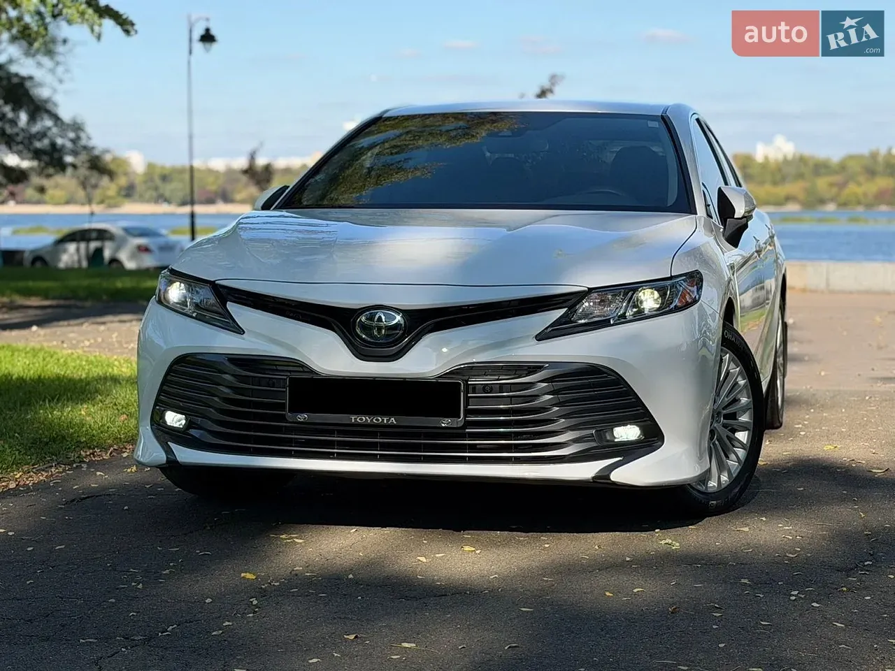 Toyota Camry 2019 photo 2