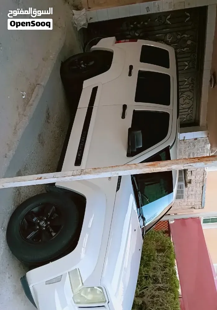 Jeep Cherokee 2010 photo 4