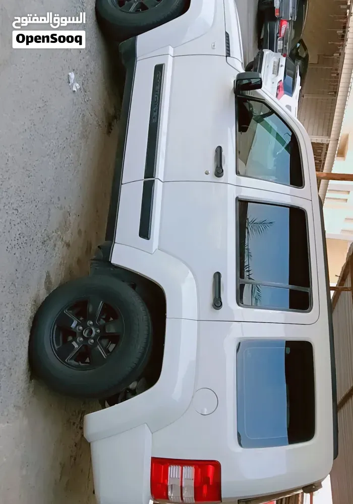 Jeep Cherokee 2010 photo 3