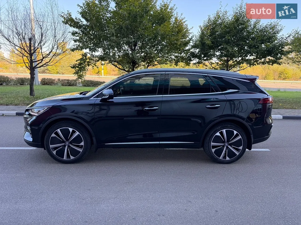 BYD Tang 2023 photo 2