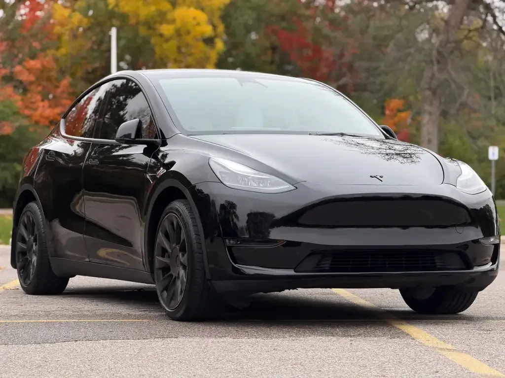 Tesla Model Y 2023 photo 3