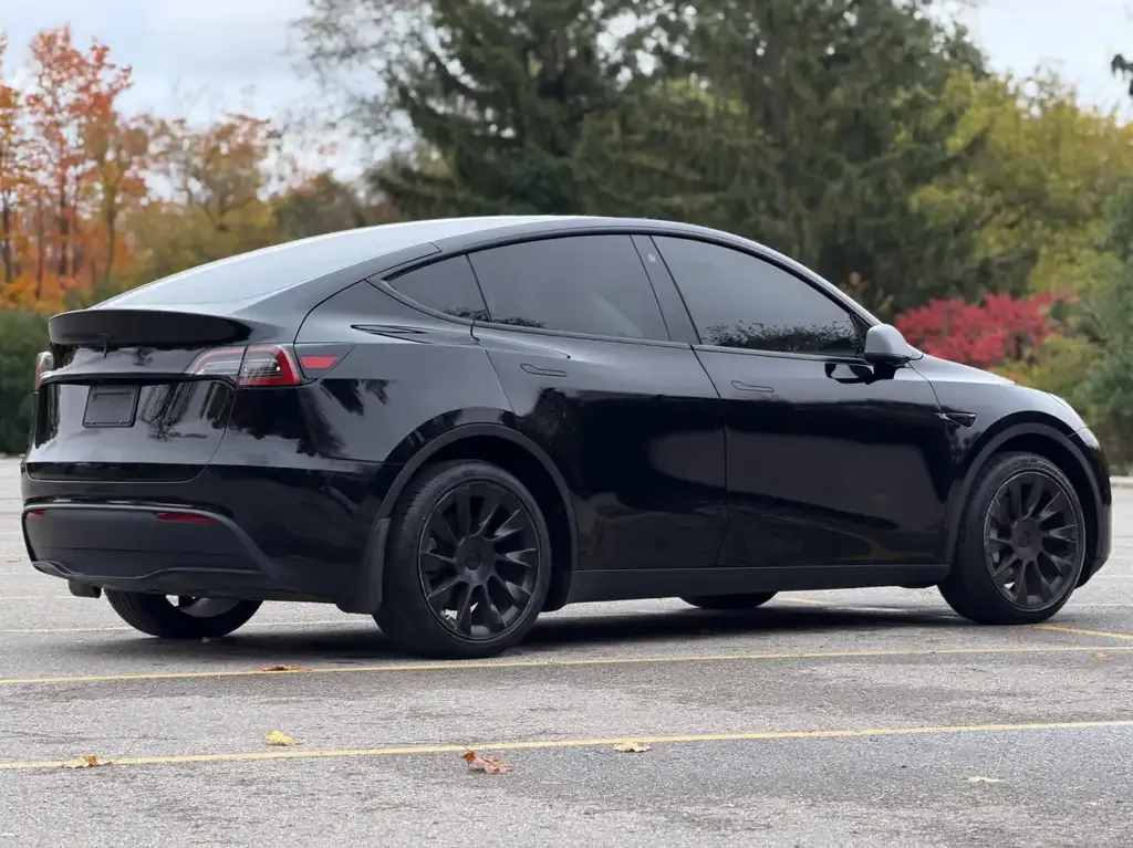 Tesla Model Y 2023 photo 5