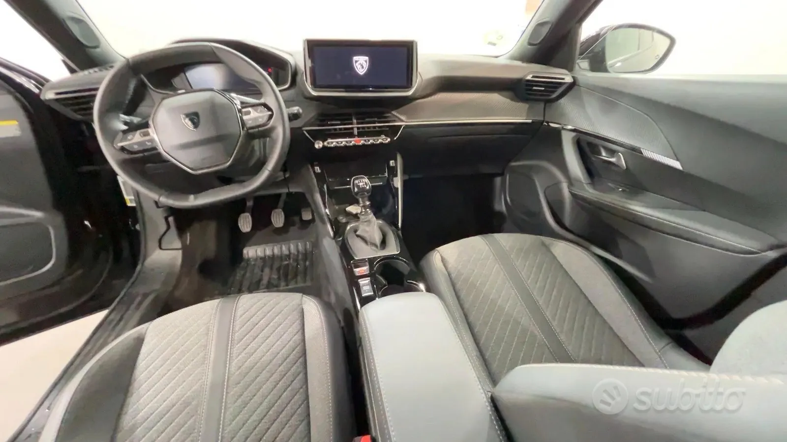 Peugeot 2008 2024 photo 5