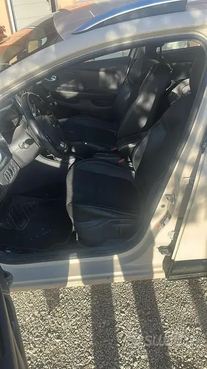 Renault Clio 2019 photo 2