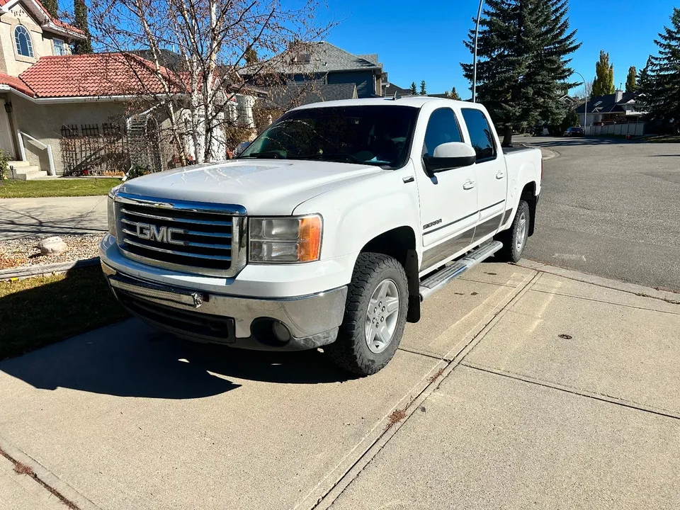 GMC Sierra 1500 2011 photo 2