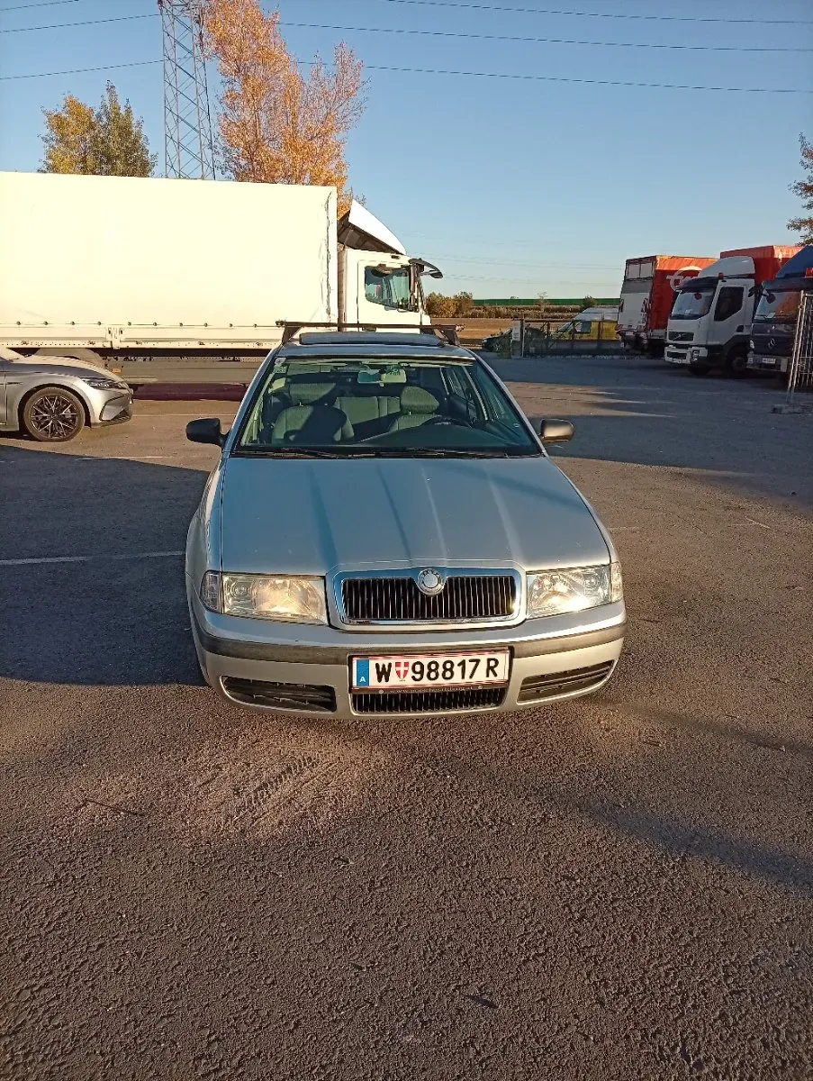 Skoda Octavia 2001 photo 2