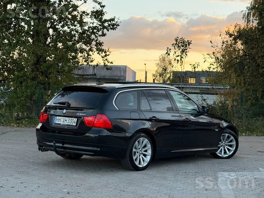 BMW 330D 2011 photo 2