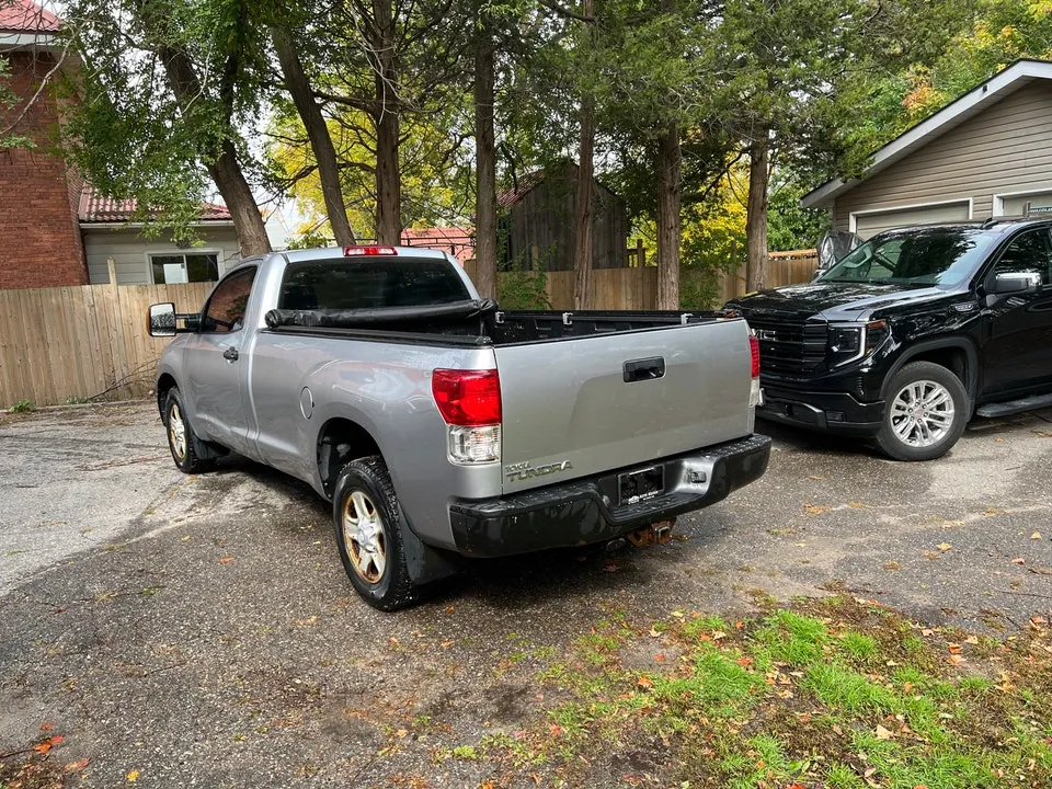 Toyota Tundra 2010 photo 3
