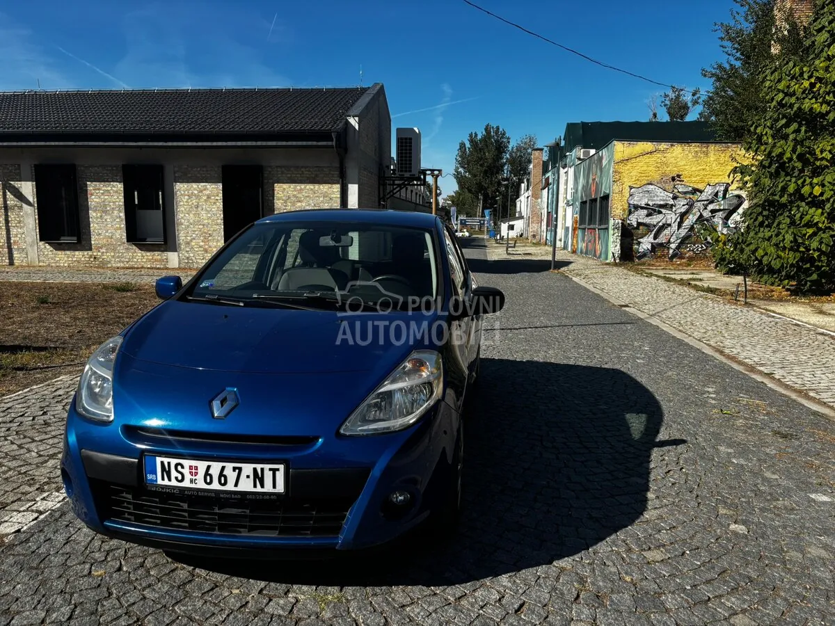 Renault Clio 2011 photo 2