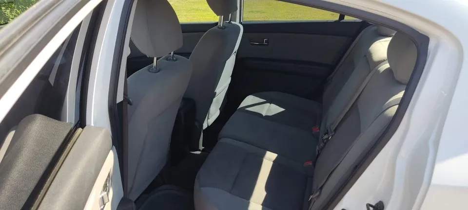 Nissan Sentra 2012 photo 3