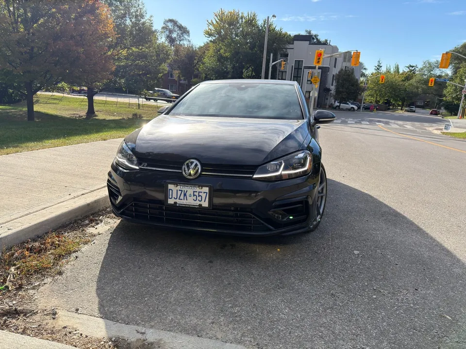 Volkswagen Golf R 2018 photo 2
