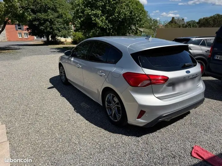 Ford Focus 2020 photo 2