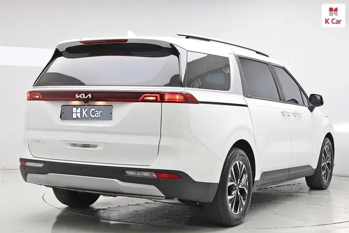 Kia Carnival 2023 photo 4