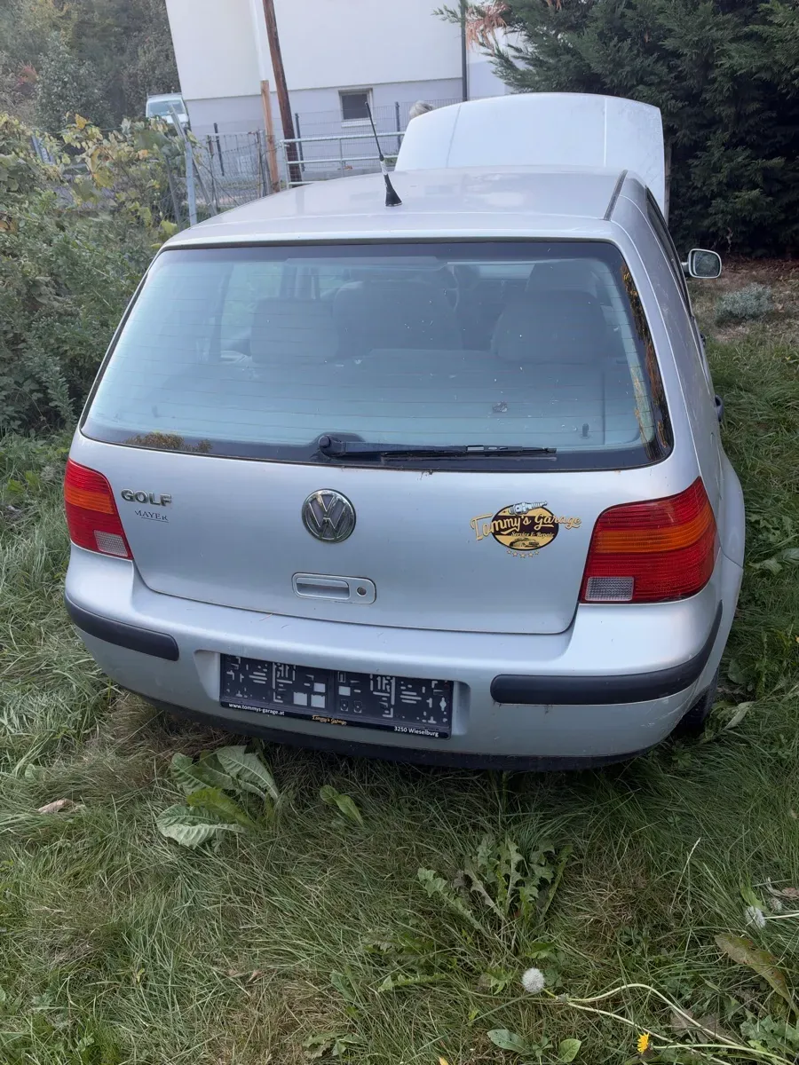 Volkswagen Golf 1999 photo 2