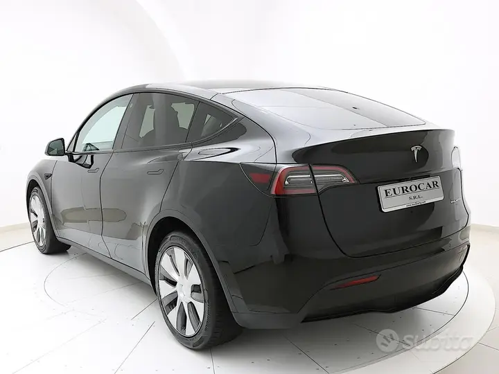 Tesla Model Y 2022 photo 2