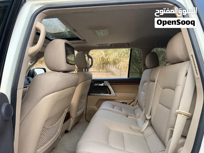 Toyota Land Cruiser 2014 photo 4