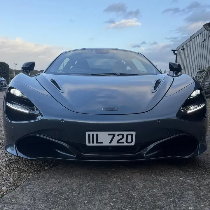 Mclaren 720S 2017 photo 2