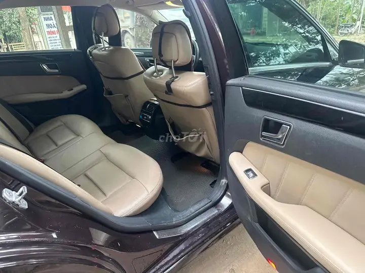 Mercedes-Benz E-Class 2009 photo 4