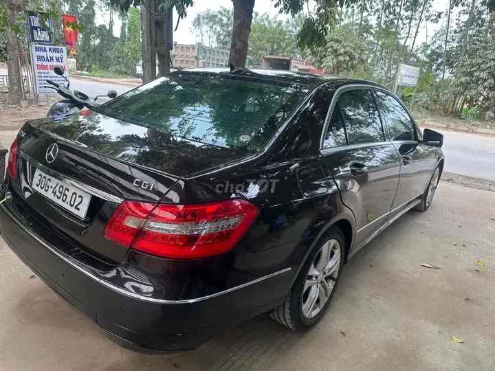 Mercedes-Benz E-Class 2009 photo 3