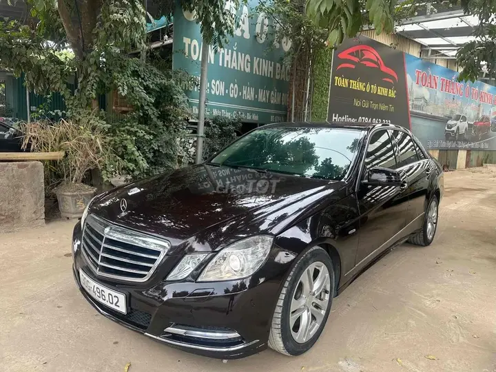 Mercedes-Benz E-Class 2009 photo 2
