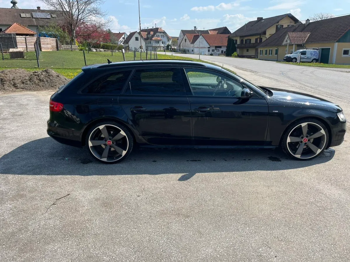 Audi A4 2014 photo 2