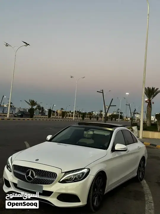 Mercedes-Benz C300 2016 photo 4