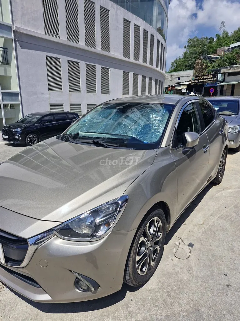 Mazda 2 2017 photo 2