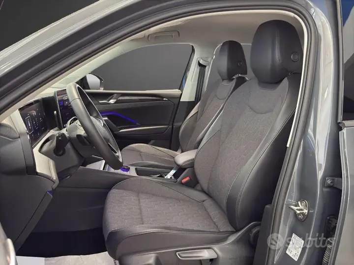Volkswagen Tiguan 2025 photo 5