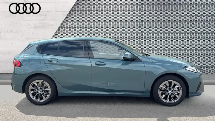 BMW 1 Series 2025 photo 4