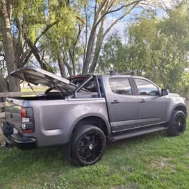 Holden Colorado 2015 photo 2