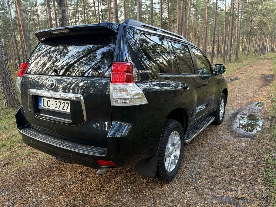 Toyota Land Cruiser 2012 photo 5