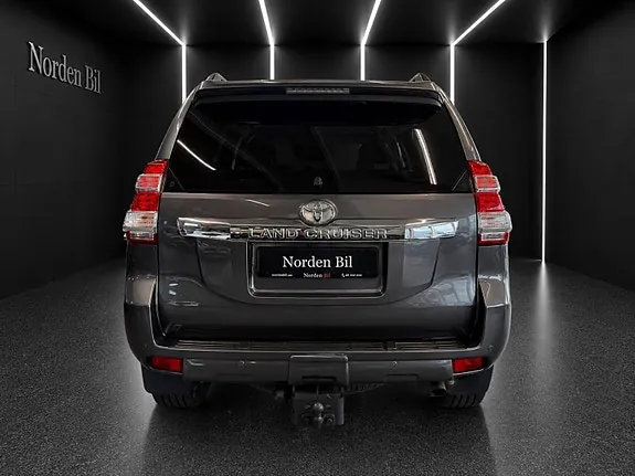 Toyota Land Cruiser 2017 photo 4