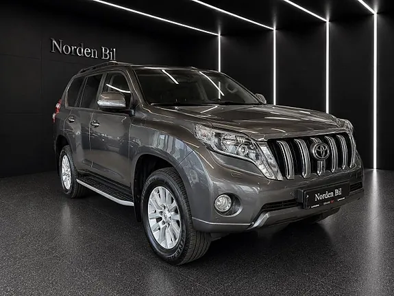 Toyota Land Cruiser 2017 photo 2
