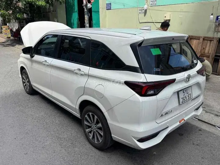 Toyota Avanza 2024 photo 3