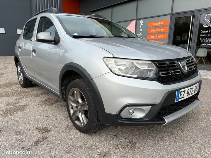 Dacia Sandero 2018 photo 2