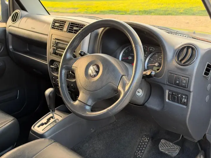Suzuki Jimny 2006 photo 2