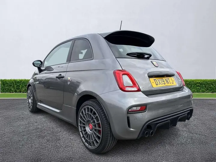 Abarth 595 2019 photo 2
