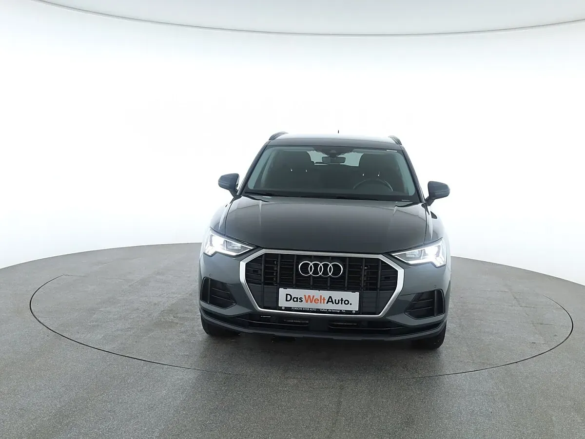 Audi Q3 2023 photo 2