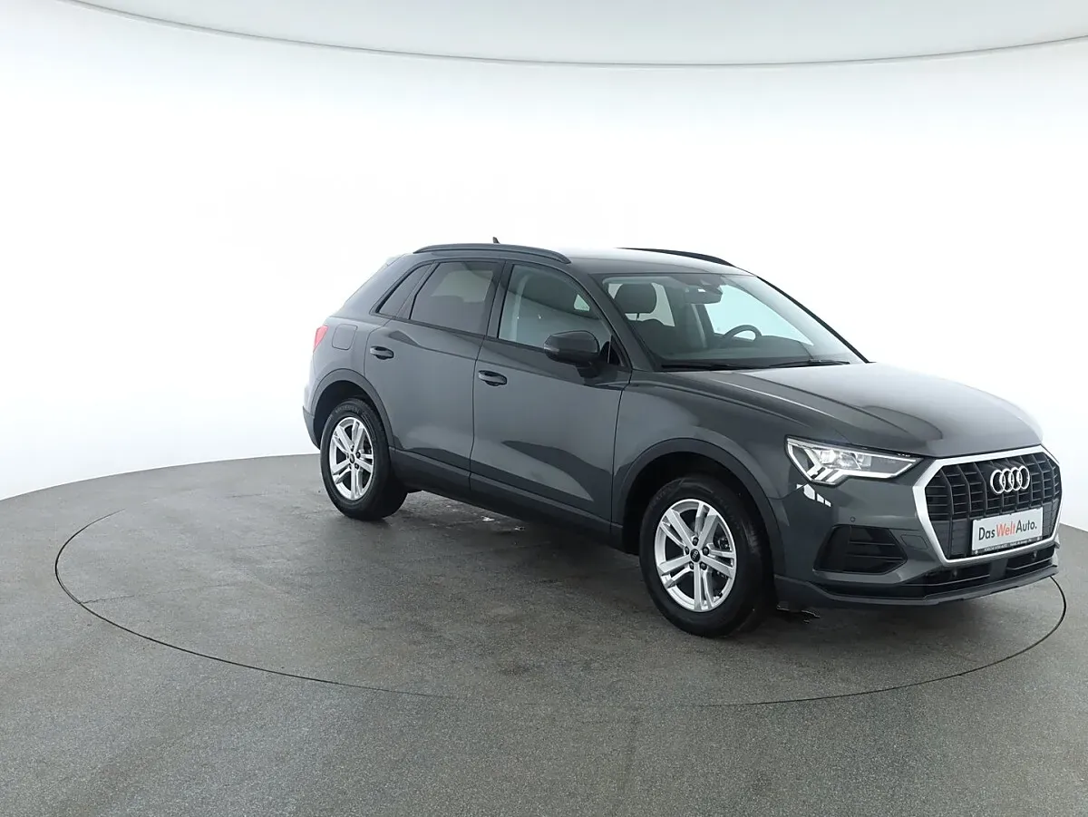 Audi Q3 2023 photo 3