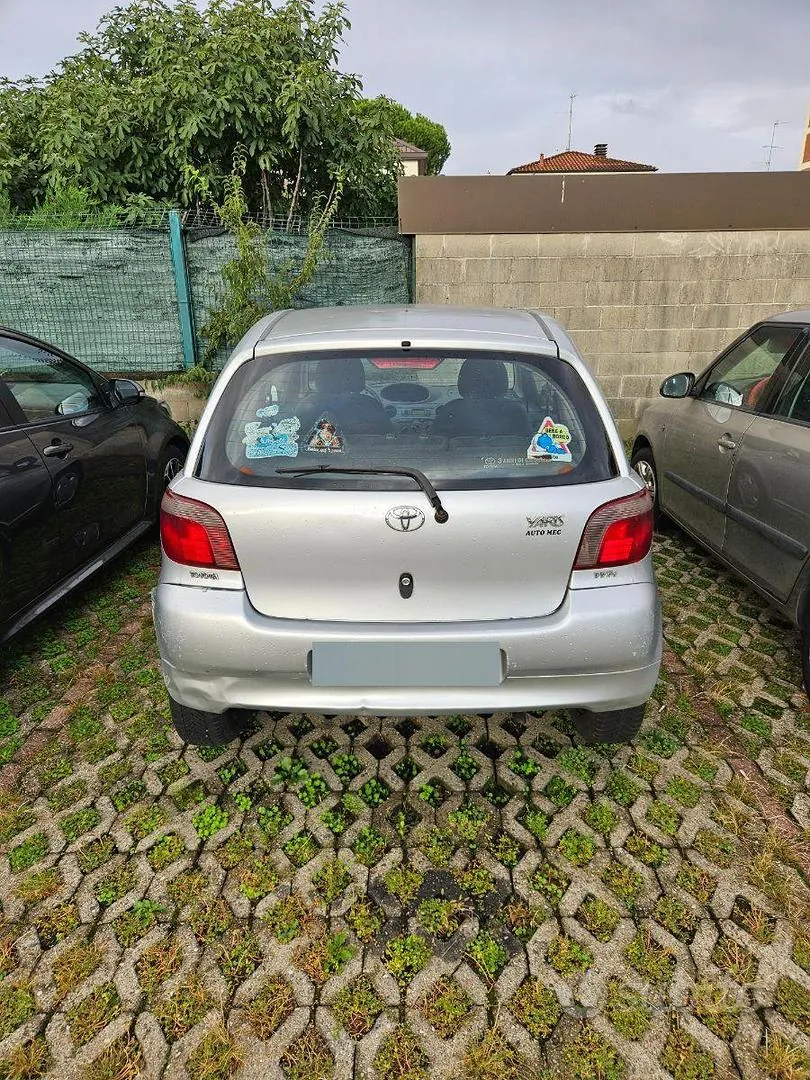 Toyota Yaris 2001 photo 3