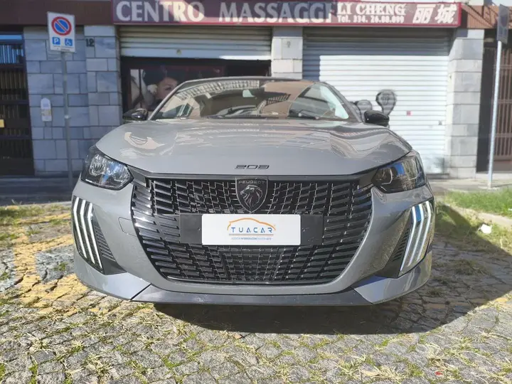 Peugeot 208 2024 photo 2