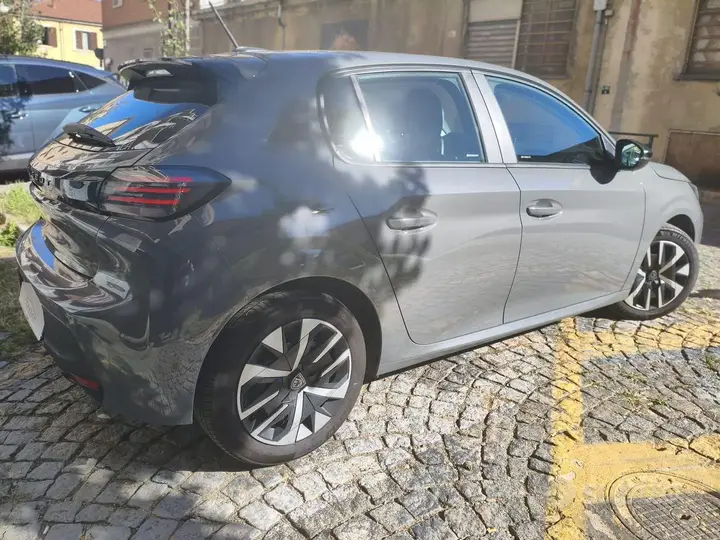 Peugeot 208 2024 photo 4