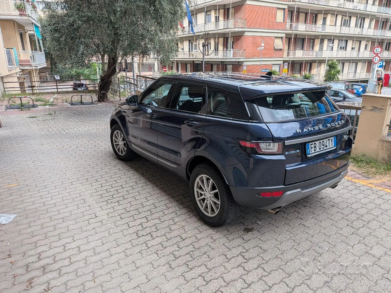 Land Rover Range Rover Evoque 2016 photo 3