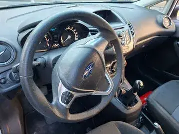 Ford Fiesta 2013 photo 4