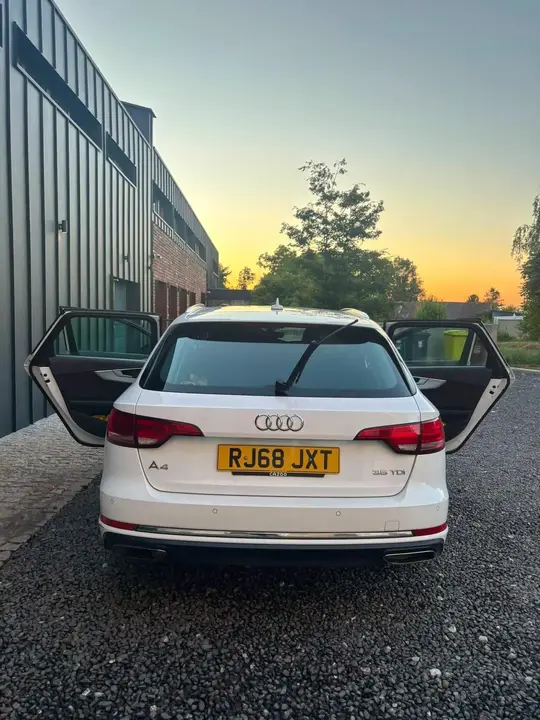 Audi A4 Avant 2019 photo 2