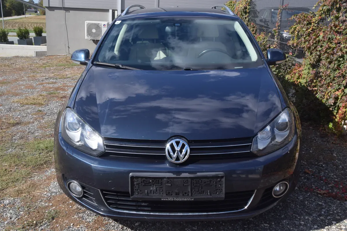 Volkswagen Golf 2010 photo 2